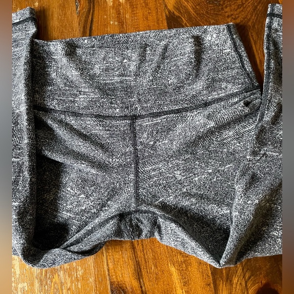 Lululemon Wunder Under Crop (Hi-Rise) *21"
Rush Jacquard Black White - Picture 3 of 5